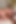 Havuz kenarındaki orta yaşlı seksi kadın iki rastgele adamla sikişiyor