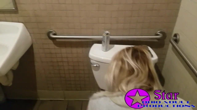 Star bar bathroom