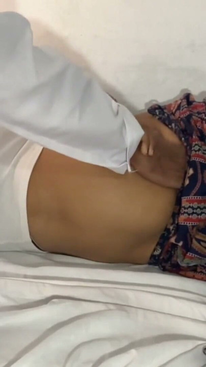 Dokter India Mencintai dan Meniduri Anjali Bhabhi yang Cantik di Meja Kantornya | Klip 1