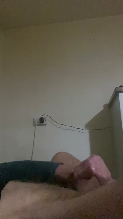 自己一个人玩……
