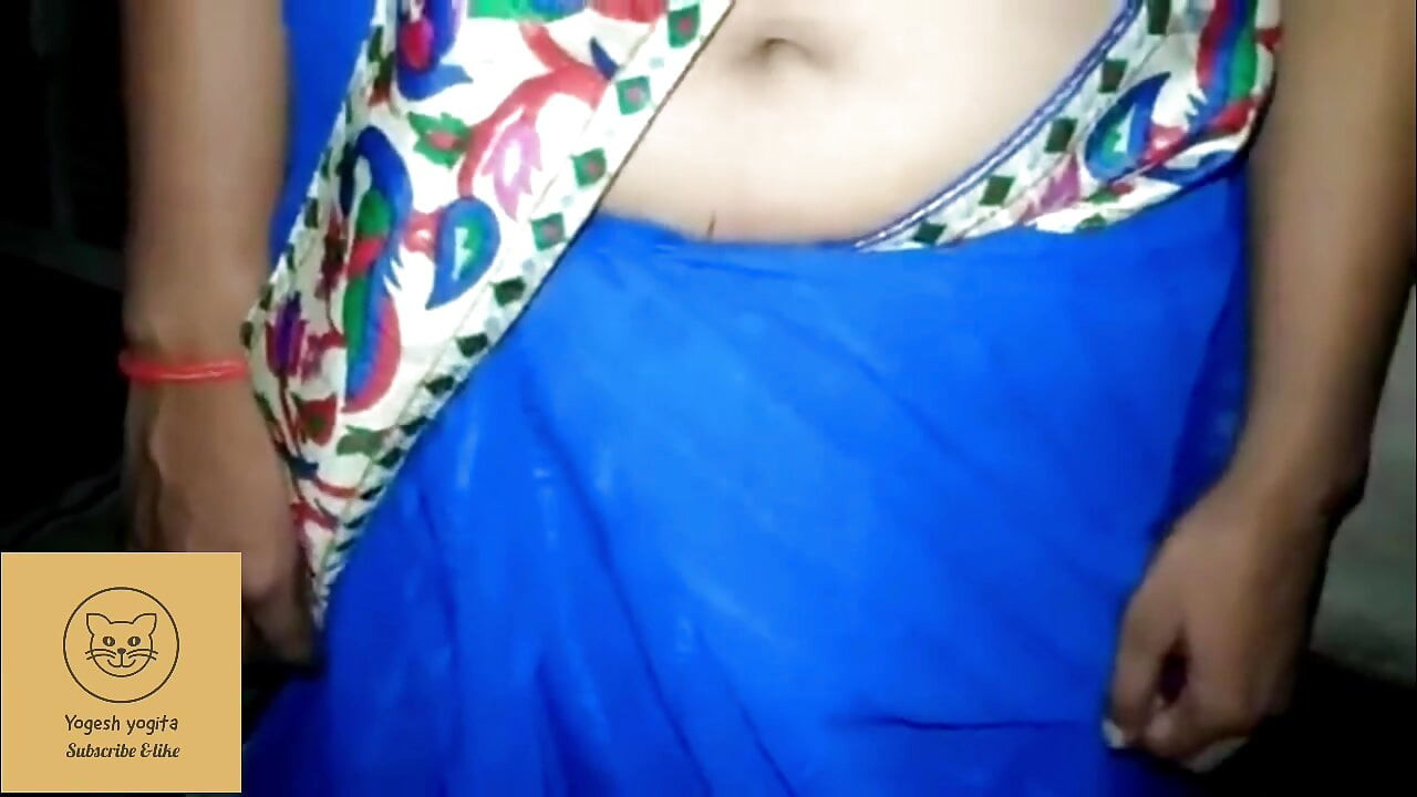 Padosi bhabhi yogita ko  raat me akele ghar pe bula kar Dogistyle me choda