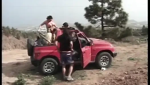 Seks di jalan untuk pelacur dewasa menggoda kontol ke beberapa pengemudi