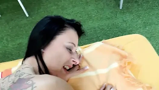 Iblis bonny mencari orgasme yang sempurna