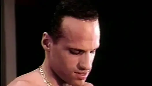 Seksi kıllı amcık 69 pozisyonunda yalıyor... ağzına boşalma