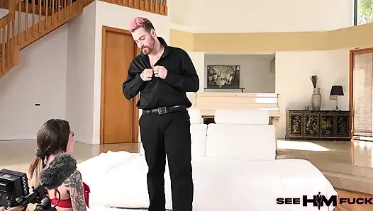 Logan Xanders dicker Schaft dehnt Val Steeles enge rosa Löcher!