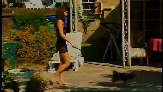 Klasik lezbiyenler amcık yalama dildo yüzme havuzuna giriyor