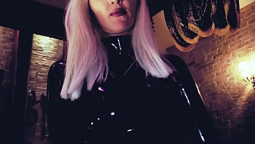 Heiße domina Eva Latexspiel mit einem schwanz, CBT-spielzeug BDSM kink domina fetisch milf reife herrin, blondine
