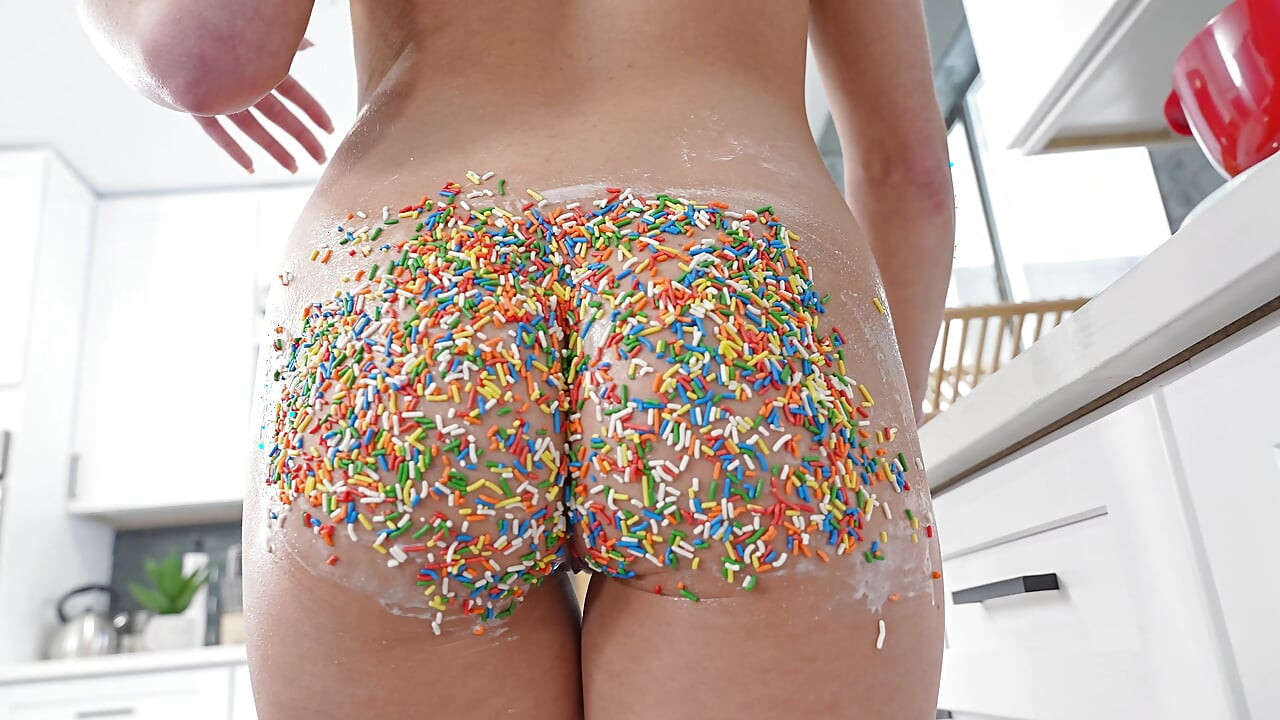 baking cupcakes went completely wrong (so messy)