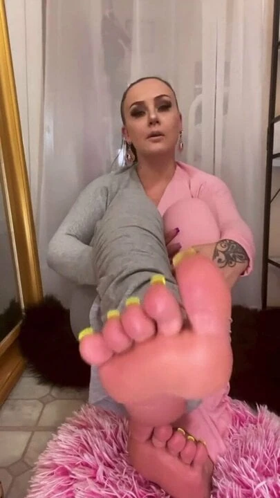 Delicious Yellow Nails