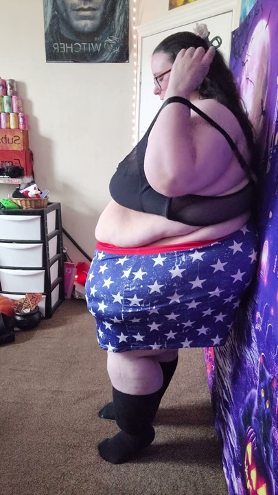 Tirando a roupa do lado para meus fãs