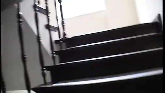 Cewek menggoda bersenang-senang ketika dia suka