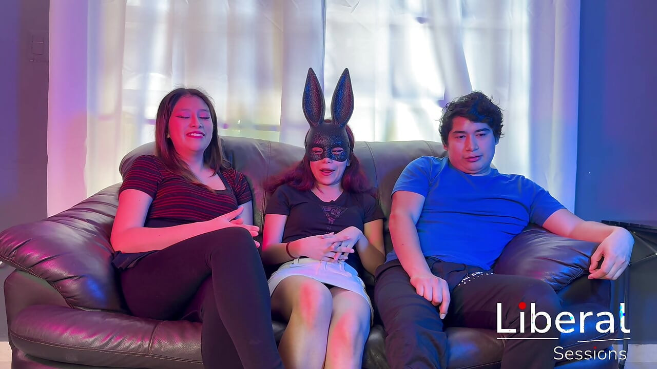 CASAL DE AMIGOS CUMPRE SUA FANTASIA DE TER UM TRIO