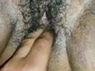 Zmysłowe pisklęta indyjskie pokazują swoje cipki i masturbują się