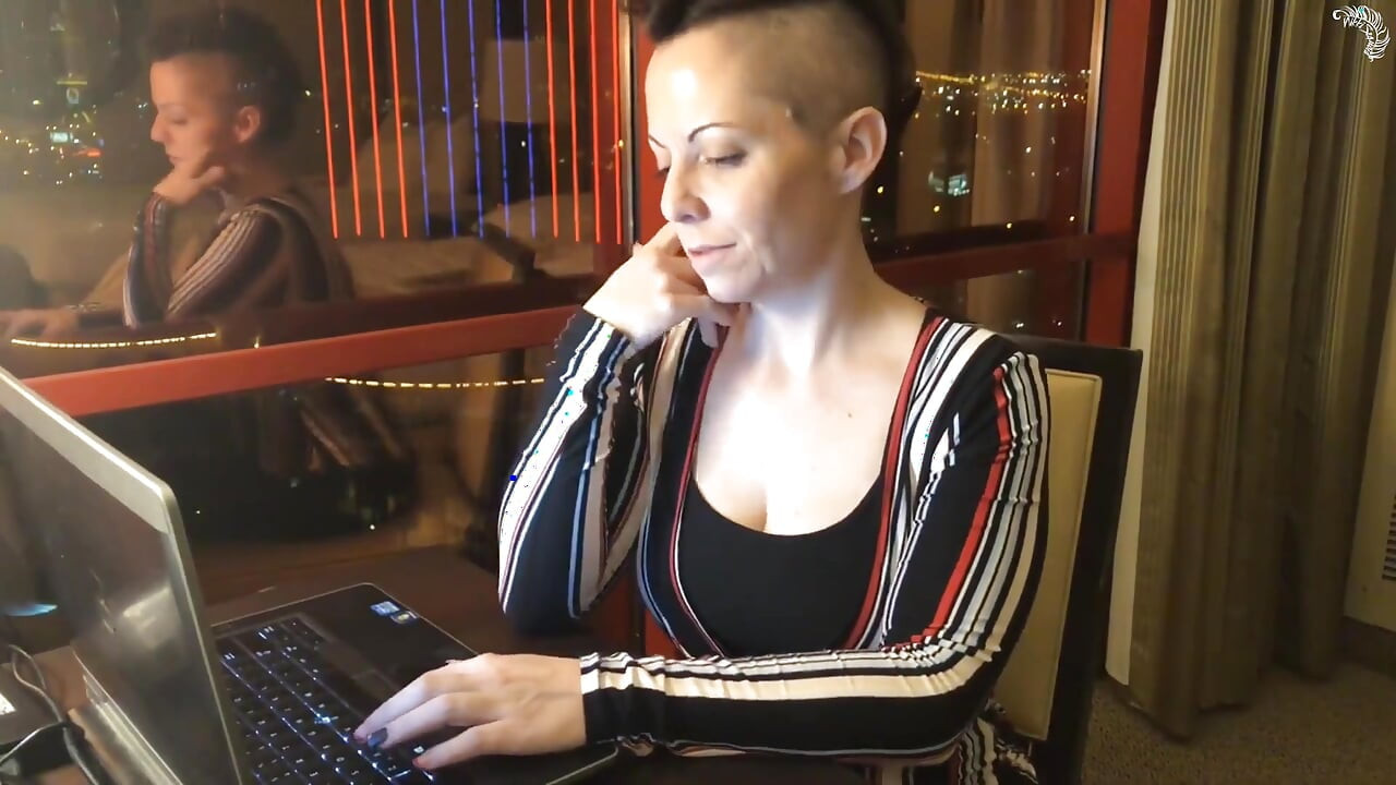 Fuck Stepmom While He's in the Shower