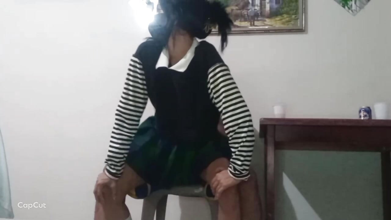 Little Latina schoolgirl tempts teacher with sensual dance after class