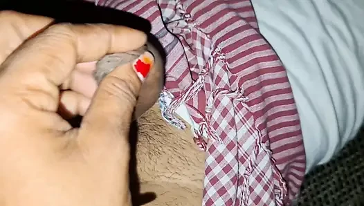 Ateşli Hintli evli kadını sikiyor