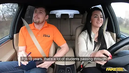 Öğrenci domalıyor ve sikiliyor