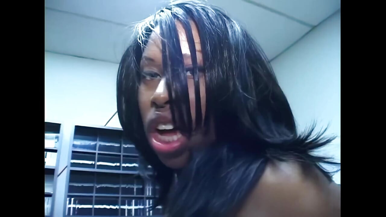 Teman Lesbian Menjilat Penis Besar