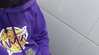 Saya sangat suka membayangkan bahawa seorang wanita seksi menari di sebelah saya