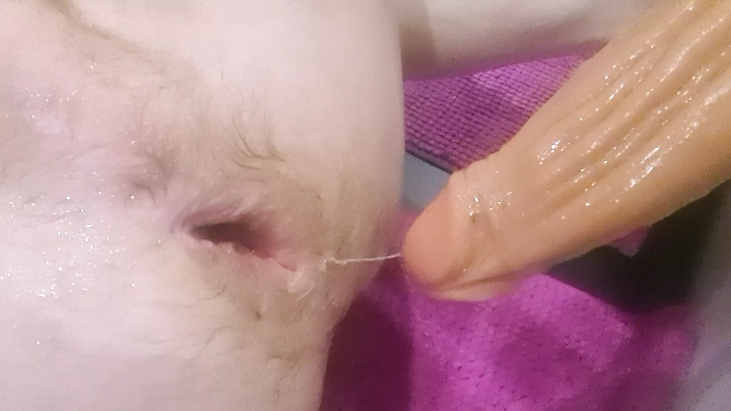 Lớn dildo há hốc miệng vui vẻ
