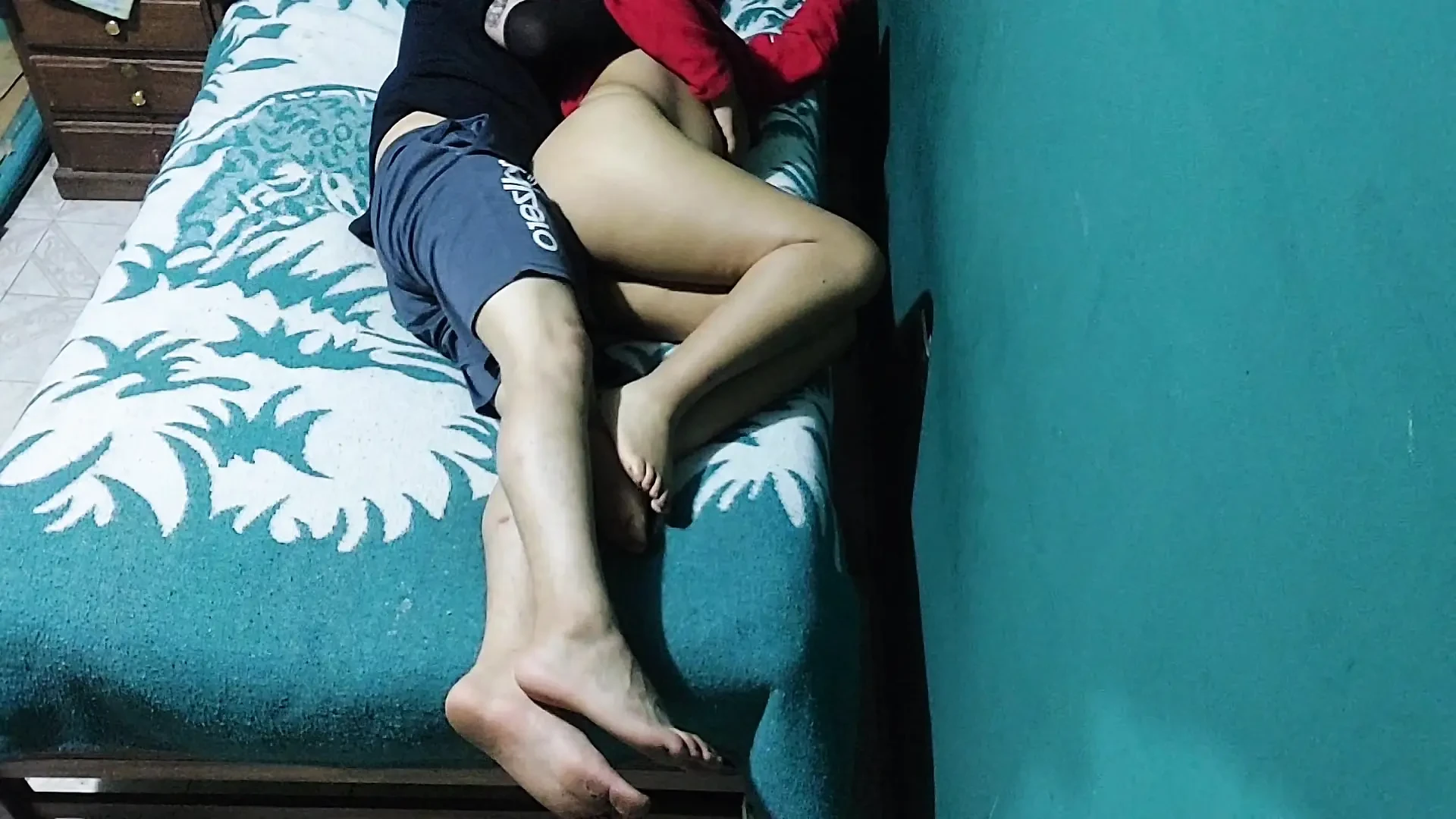 Berkongsi katil dengan india bhabhi seksi