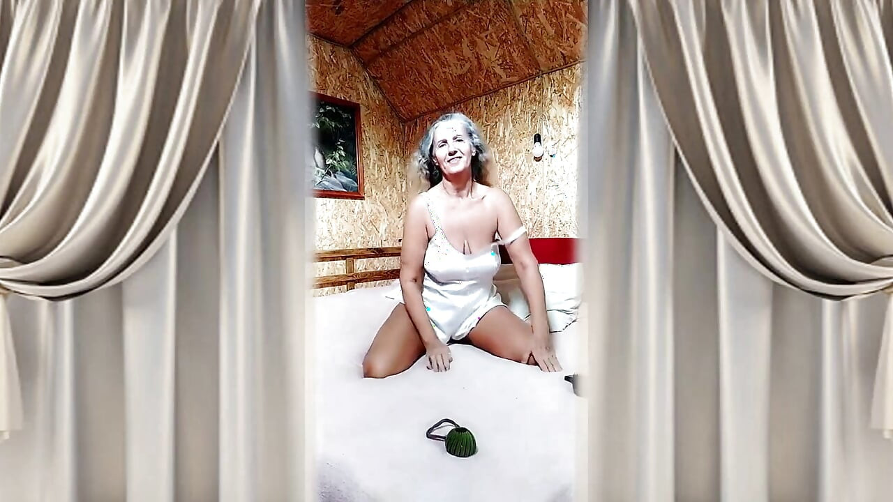 Ht grihini lukerya nlain hnsmukh chait karti hai