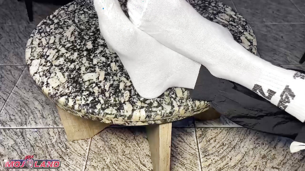 Zavođenje polusestre