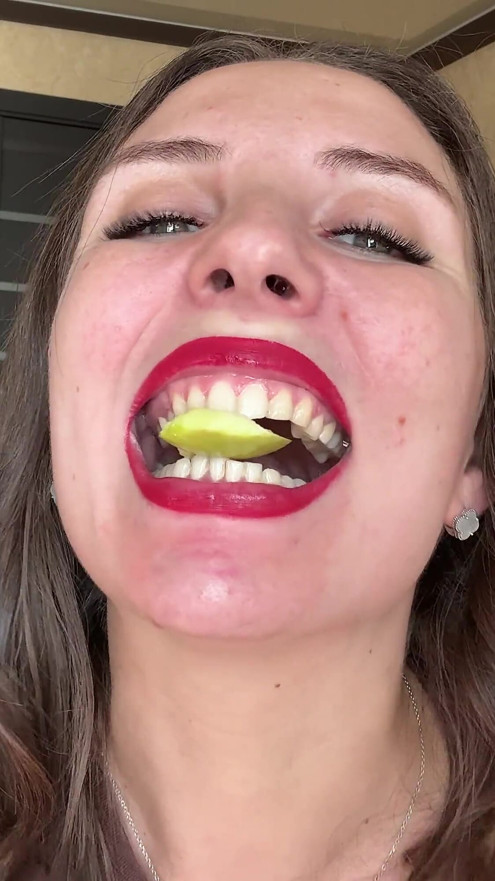 Swallow Bite Seduction POV