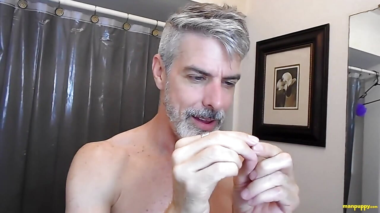 Giant Armpit Sniffer - Daddy Giant 13