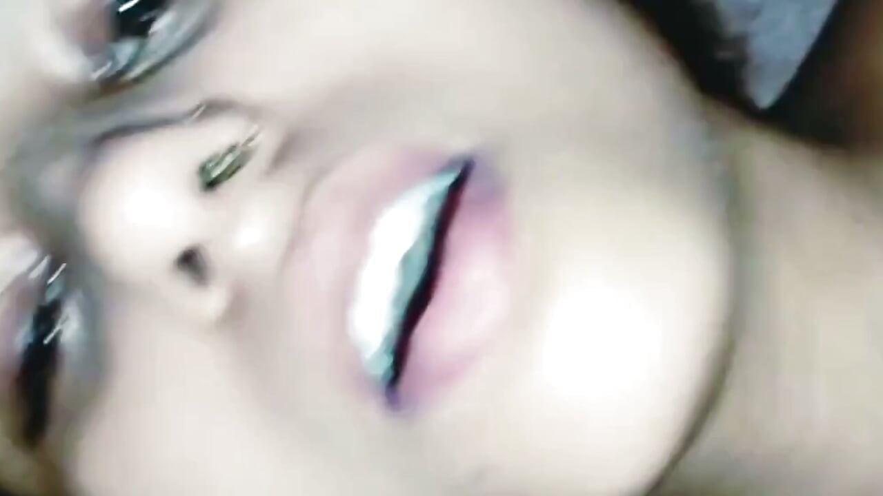 Latika semen en coño de gran polla