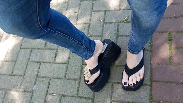 best feet - public crossdressing