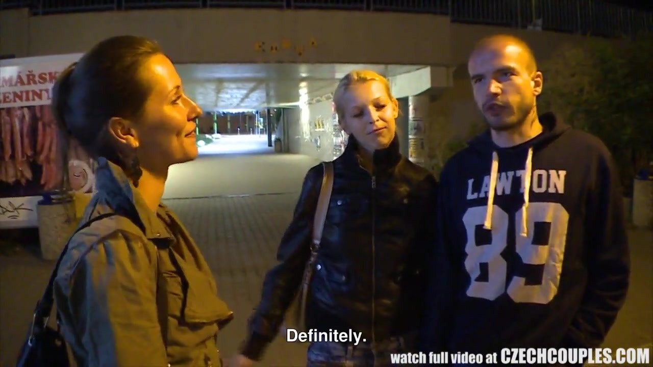 Gf交換のためにお金を稼ぐ美しいチェコ人ペア