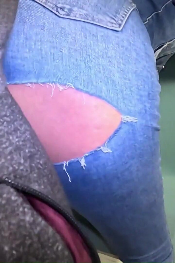 Hårdcore tease & dobbelt cum på mine flåede jeans og åbne denimjakke
