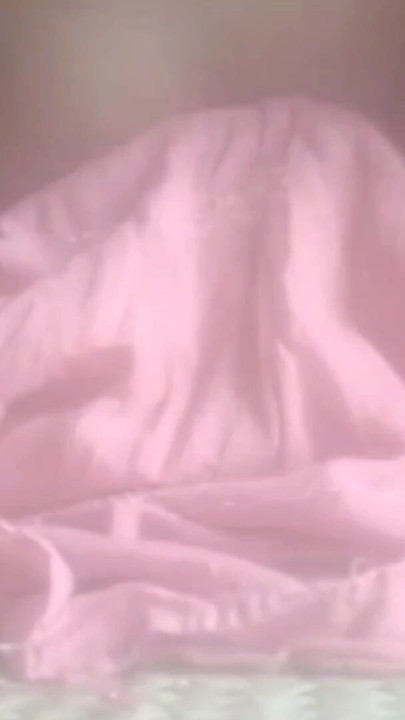 Moment épique de « Ainsi je mets en parachute dans le cul de chatte, j’ai mis de la terre dans ma chatte et la lâché je suis seul tous les soirs »