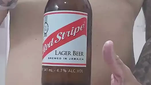 Botella de cerveza follada por el culo - parte 2