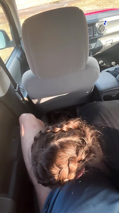 18 Yeard Old Tinder Date Gives Sloppy Throat In Car