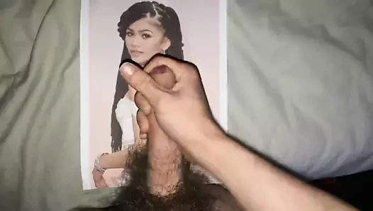 Zendaya Coleman boşalıyor