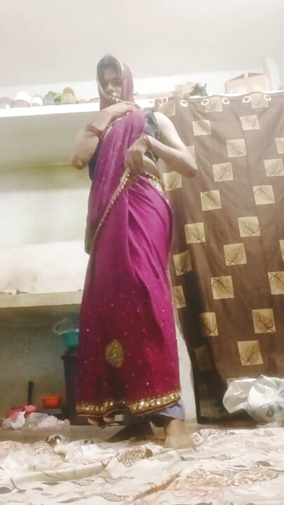 Urvashi Rani saree phnke masti krte krte apne devar ke sath