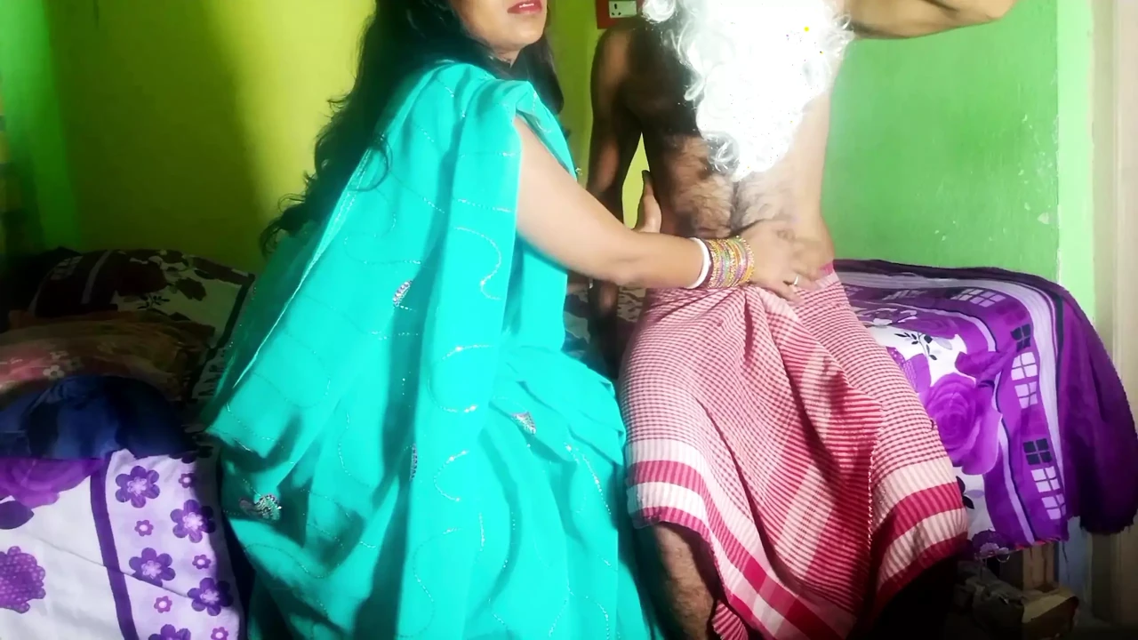 bengoli Sasur bahu romance, father-in-law fucked her daughter-in-law while giving her oil massage