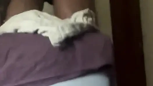 Tante seksi ini dientot habis-habisan saat suaminya lagi di kantor