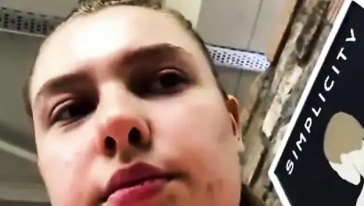 Sexy Training im fitnessstudio in Leggins