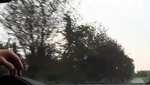Она получает удивительный трах на улице