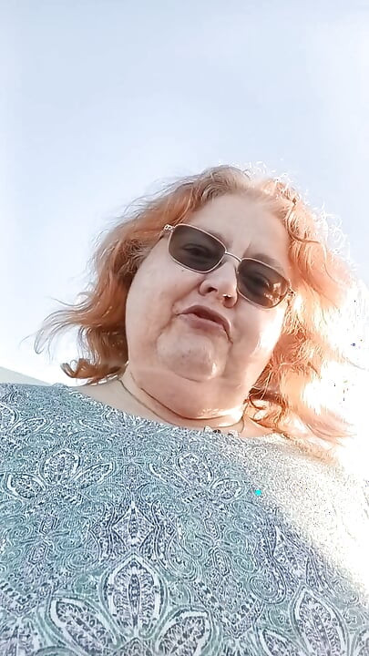 Beachy Smoke Break! I Took a Walk on the Windy Beach!
