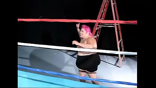 Королева принимает