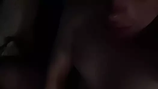 Tylers'ın yazı bitiyor ve ben sevimli ama ıslağım. onun sıcak