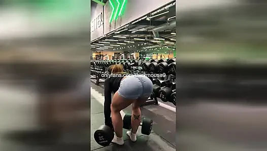 Tiktok thot dientot anal sama dua pria berotot - memeknya banjir sperma!