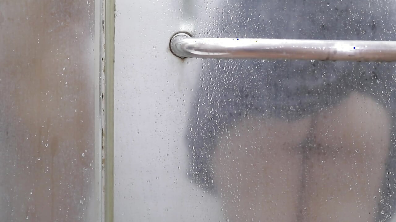 BOKEP INDO TERBARU CEWEK INDONESIA NGENTOT DI SHOWER PAKAI GAUN SATIN FAVORITNYA PANTATNYA SUPER SEXY DAN MONTOK