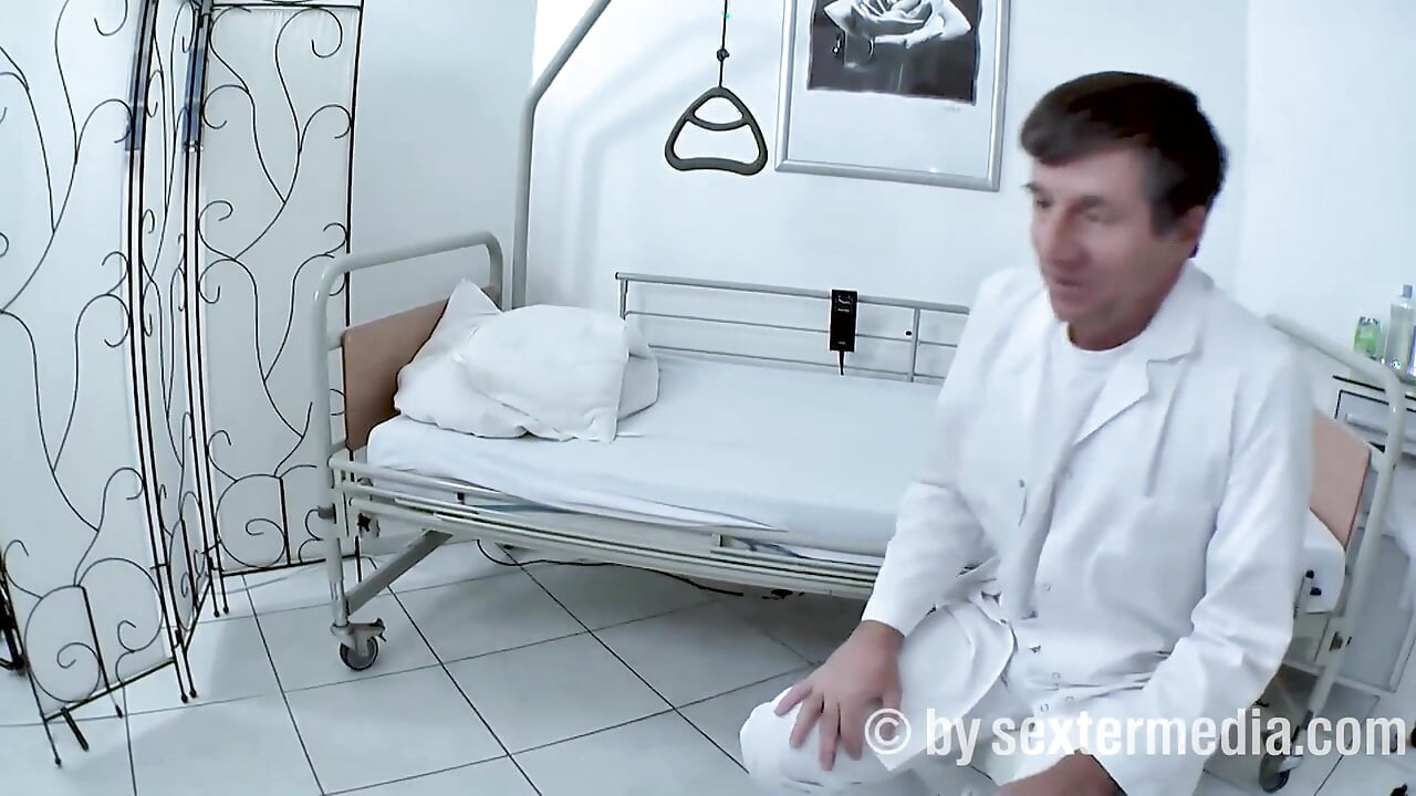 Teen Blonde Pees at the Doctor
