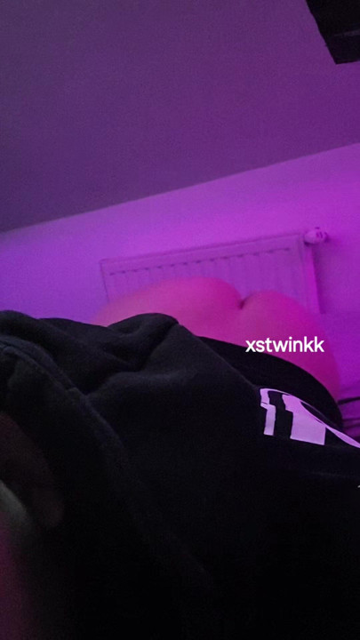 Handsome 18 year old boy wants to get her ass 🥵 fucked