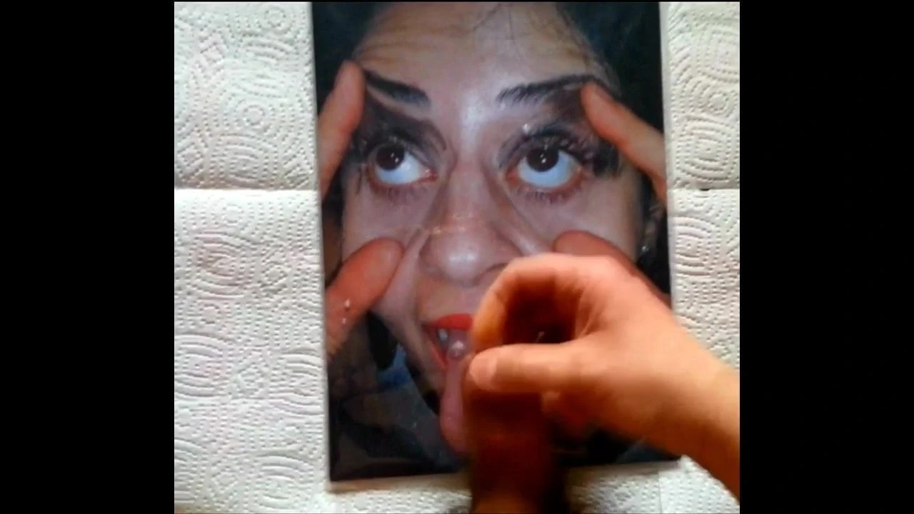 Cumtribute pour une salope a foutre par jmcom.